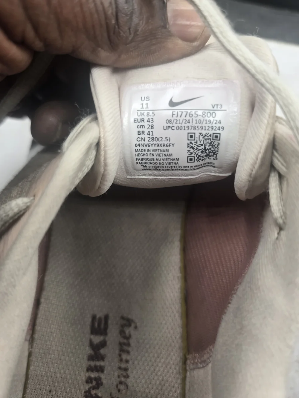 Nike‎ Women's Running Shoes in Light Pink and Beige